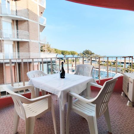 Apollo Fronte Mare Apartment Lido di Jesolo Exterior foto