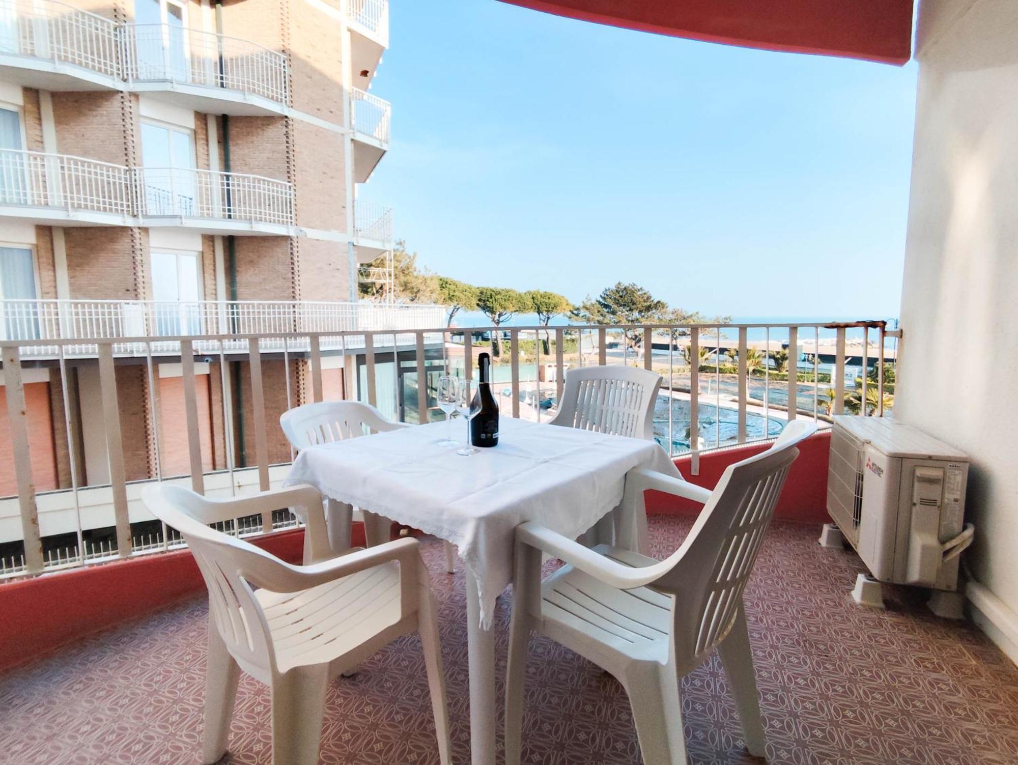 Apollo Fronte Mare Apartment Lido di Jesolo Exterior foto